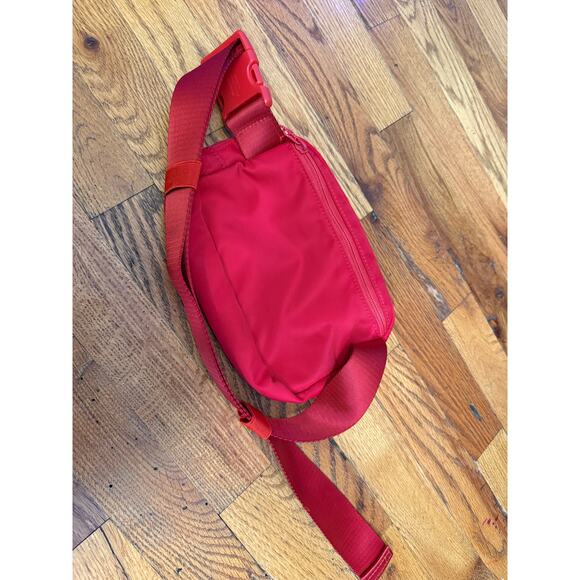 Lulumelon Athletica Red Crossbody/Belt Bag - Picture 4 of 4